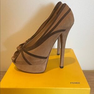 Fendi "Spuntata Camoscio"  Brown Suede Platform Heels 38.5